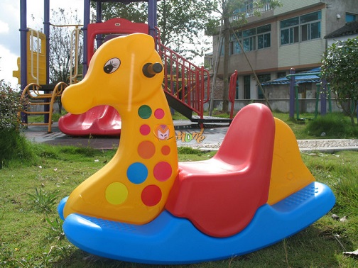 兒童搖馬